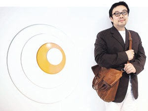 디자이너 정구호씨(41)는 영화, 공연, 인테리어, 요리 등 다양한 분야의 관심사를 통해 지적인 ‘구호 스타일’을 창조한다. 이종승기자 urisesang@donga.com