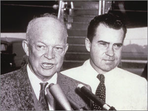 1952년 미국 대통령 선거 당시 드와이트 아이젠하워(왼쪽) 후보와 리처드 닉슨 부통령 후보. 아이젠하워는 무명이나 다름없는 닉슨을 러닝메이트로 선택했다. 사진제공 히스토리 채널