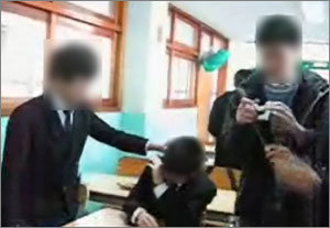 2월 한 지상파 TV 뉴스가 다뤘던 학생들의 ‘왕따’ 모습. 동아일보 자료사진