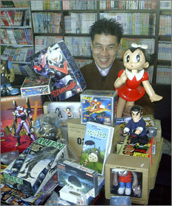 장난감 로봇이나 DVD 타이틀 수집에 취미가 있는 사람을 대상으로 중고품 가게를 운영 중인 김종철씨. 사진제공 한국창업전략연구소