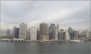 미국 동부의 부동산 시장이 달아오르고 있다. 올 1·4분기 아파트 평균 시세가 100만달러에 육박해 사상 최고치를 경신한 뉴욕 맨해튼. 동아일보 자료사진