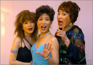 왼쪽부터 윤시내 정훈희 박경희. 국제가요제 수상자들인 세 사람은 “훌륭한 작곡가 덕에 좋은 노래로 큰 무대에 설 수 있었다”며 겸손해했다. 사진제공 KBS