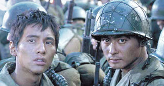 ‘태극기 휘날리며’ 주인공 장동건(오른쪽) 원빈.-사진제공 강제규필름