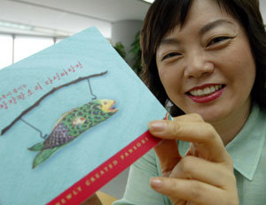 각 세대의 눈높이에 맞춘 창작판소리 보급에 힘쓰고 있는 김은정 PD. 그는 “국악이 낡은 음악이라는 인식은 브랜드 전략이 없었기 때문”이라고 설명했다.-박주일기자