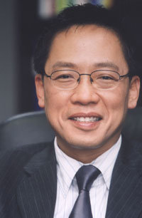 현대카드·캐피탈 최고경영자인 정태영 사장이 최근 침체된 카드업계에 새로운 바람을 불러일으키고 있다. 정 사장은 금융회사로서의 신뢰를 중시하면서도 직원들에게 차별성과 자유로움을 강조하고 있다. -사진제공 현대카드