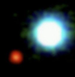 외계행성을 찍은 것으로 보이는 최초의 사진. 큰 별 근처의 작은 천체(왼쪽 아래)가 목성보다 5배 무거운 외계행성으로 추정된다. -사진제공 ESO