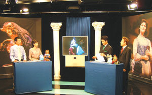 1일 밤 현대홈쇼핑에서 방영된 ‘미녀와 야수’ 공연 상품 판매 장면. 사진제공 제미로