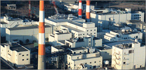 일본 중부 도카이지역의 ‘일본핵주기개발연구소(JNC)’ 재처리시설 공장. 일본은 지금껏 영국과 프랑스에 의존해 온 핵연료 재처리 작업을 2006년부터 자체 기술로 벌이겠다는 ‘신장기계획’을 최근 세웠다.동아일보 자료사진
