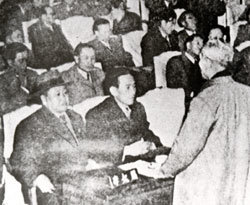 1954년 11월27일의 국회 본회의장 모습. -동아일보 자료사진