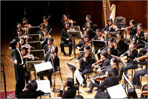 10일 예술의 전당에서 리하르트 시트라우스의 작품으로 ‘톤디히퉁’ 마지막 콘서트를 갖는 부천 필하모닉 오케스트라. 사진제공 예술의전당