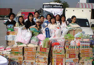 LG전자 태국법인 온정의 손길LG전자 태국법인 소속 직원과 현지 채용인들이 지난해 12월 31일 태국 방콕에서 구호물품을 모아 지진해일 피해를 본 남부 관광지에 보낼 준비를 하고 있다. 연합