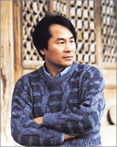 일곱 번째 창작집을 낸 중견작가 이승우 씨. 그는 ‘죽음’에 대한 적극적 탐구를 통해 ‘생’의 본질을 파헤치는 시도를 보여준다. 동아일보 자료 사진