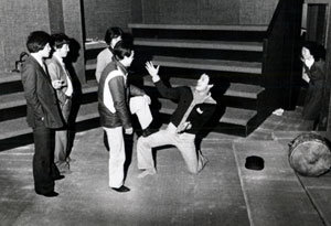 1970년대 전성기를 누린 소극장 연극공연. 당시 연극인들은 정권에 의한 검열과 공연중지가 잇따랐지만 열정 하나로 ‘판’을 이어나갔다. 동아일보 자료 사진