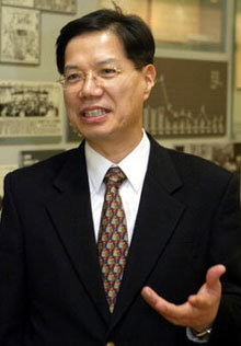 한국사연구단체협의회 초대 회장을 맡은 김도형 연세대 교수는 한국 일본 중국 사이에서 동시다발적으로 벌어지는 역사 분쟁에 대한 학계의 단결된 대응을 강조했다. 안철민 기자