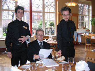 식당 운영하려고…