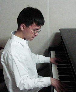 피아노를 통해 자폐증이라는 장애를 극복한 은성호 씨. 사진 제공 밀알복지재단