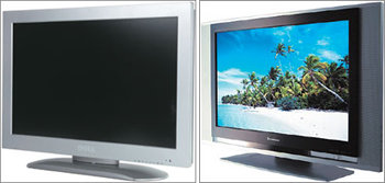 LCD TV의 가격이 급속히 떨어지고 있다. 델은 최근 미국 시장에서 30인치 LCD TV(왼쪽)를 1499달러(약 150만 원)에 판매하기 시작했다. LG전자도 290만 원에 판매되던 32인치 LCD TV(오른쪽) 가격을 최근 260만 원으로 낮췄다.