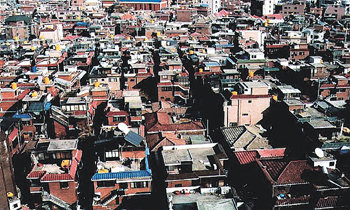 최근 정부가 임대사업자에게 취득·등록세, 종합부동산세, 양도세를 감면해 주는 임대주택정책 개편안을 발표했다. 저금리시대가 계속되면서 안정적인 수익을 올릴 수 있는 투자처가 마땅치 않은 데다 세제 혜택이 늘어나 주택 임대사업은 활성화될 전망이다. 동아일보 자료 사진