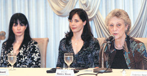 “멋진 공연 약속드립니다”10년 만에 내한 공연을 하는 영국 로열발레단의 주역 무용수 타마라 로조, 다시 버셀과 예술감독 모니카 메이슨(왼쪽부터). 안철민 기자