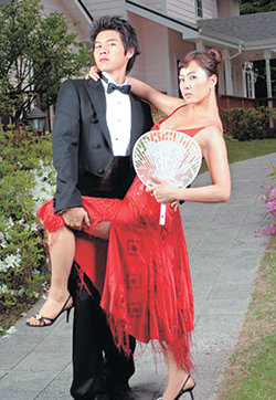 MBC 드라마 ‘내 이름은 김삼순’의 주인공인 진헌(왼쪽)과 삼순. 사진 제공 MBC