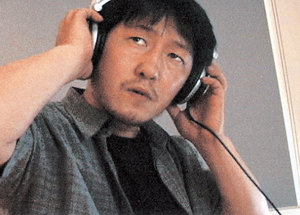 허구를 사실인 것처럼 꾸며 다큐멘터리로 만드는 ‘페이크 다큐’ 영화인 ‘목두기 비디오’. 사진 제공 동숭아트센터