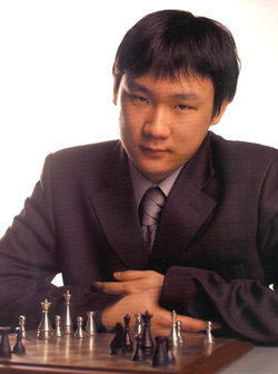 체스 ‘그랜드마스터’인 러시아 한인 4세 김 알렉세이 씨. 연합