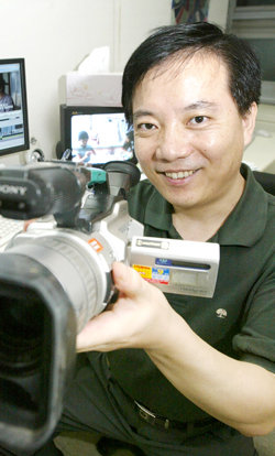 EBS 이정욱 PD는 “‘TV 끄기’는 습관적으로 TV를 보는 시청 행태를 바꾸고 시청자가 스스로 선택해 TV를 보기 위해 필요한 첫걸음”이라고 말했다. 원대연 기자