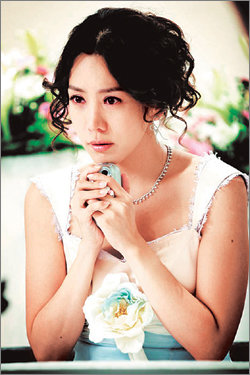 한때 촬영 거부 의사를 밝혀 파문을 일으킨 SBS 드라마 ‘루루공주’의 주인공 김정은. 사진 제공 SBS