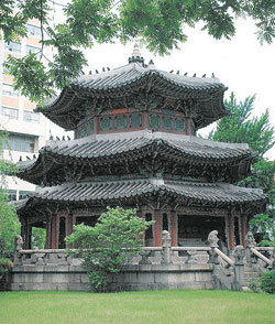 서울 중구 소공동 원구단의 3층짜리 8각지붕 건물 황궁우(皇穹宇). 사진 제공 문화재청