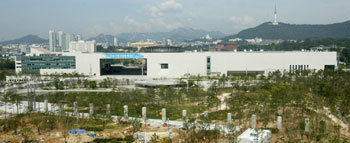 서울 용산의 새 국립중앙박물관 전경. 신원건 기자