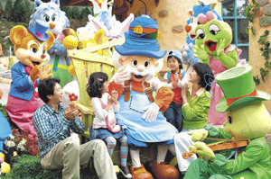 이솝 할아버지(가운데)와 동물 캐릭터들이 가족과 함께 즐겁게 놀고 있다. 10월 1일 개장하는 에버랜드 ‘이솝 빌리지’는 이솝 우화를 테마로 한 놀이동산이다. 사진제공 에버랜드