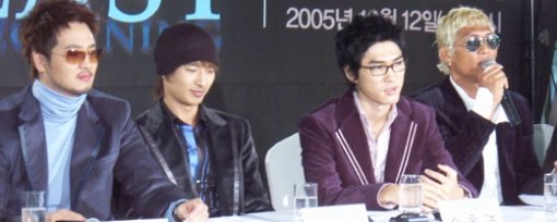 12일 사실상 해체를 선언한 그룹 ‘god’. 왼쪽부터 김태우, 손호영, 데니 안, 박준형. 김범석 기자