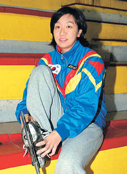 빙상의 불모지에서 선수를 발굴하기 위해 부산으로 내려간 쇼트트랙의 여왕 전이경 씨. 부산=최재호 기자