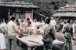 올해 흥행 1위를 기록한 ‘웰컴 투 동막골’.