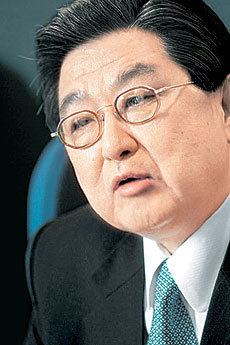 1970년대 이른바 ‘코리아게이트’로 미국 정가를 시끄럽게 했던 로비스트 박동선 씨. 그가 이번엔 유엔의 이라크 석유-식량계획 비리 연루 혐의로 6일 미 연방수사국(FBI)에 체포됐다. 동아일보 자료 사진