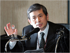 지난달 16일 서울대에서 기자회견을 한 황우석 서울대 석좌교수 [연합]