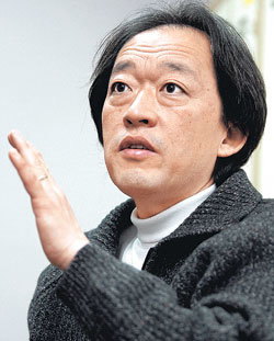 서울시립교향악단의 예술감독이자 상임지휘자로 2006년을 시작한 정명훈 씨는 “하나를 하더라도 제대로 하는 모습을 보여 주는 게 중요하다”고 강조했다. 김미옥 기자
