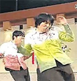 김수로의 '꼭짓점 댄스' KBS2 화면 캡쳐