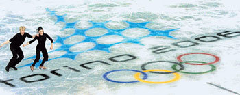 ‘얼음 위에서 펼쳐지는 환상의 호흡.’ 토리노 동계올림픽 피겨스케이팅 페어 부문에 출전하는 프랑스 선수들이 10일(한국 시간) 팔라벨라 빙상장에서 경쾌한 음악에 맞춰 마무리 훈련을 하고 있다. 토리노=신원건  기자