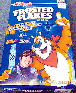 “엄마 찾는데 도움된다면…”2006 토리노 동계올림픽 프리스타일스키 남자 모굴 부문에 미국국가대표로 출전한 해외입양 한인 토비 도슨 씨. 현지에서 공개적으로 친부모 찾기에 나선 그가 이번 동계올림픽 공식 후원사인 켈로그사가 올림픽 버전으로 출시한 시리얼 ‘켈로그 프로스티드 플레이크스’의 모델로 등장했다. 연합뉴스