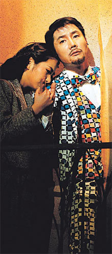 ‘노트르담 드 파리’에 이어 ‘프랑스 뮤지컬’의 붐을 이어갈 수 있을까? 라이선스 뮤지컬로 막을 올린 프랑스 뮤지컬 ‘벽을 뚫는 남자’. 사진 제공 쇼노트