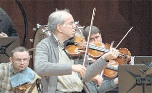 다큐멘터리 ‘모차르트’에서는 바이올리니스트 기돈 크레머가 나와 자신이 모차르트 음악에 어떤 영향을 받았는지를 들려준다. 사진 제공 MBC