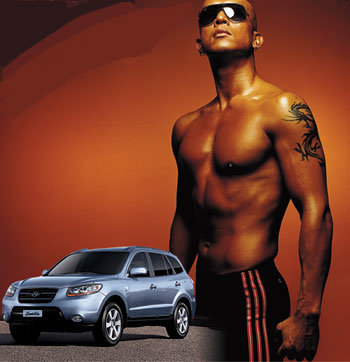가수 구준엽의 근육질 몸매와 강인한 남성의 근육을 모티브로 한 현대자동차의 SUV 싼타페. 사진 제공 미디어라인·현대자동차