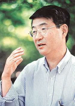 오강남 교수는 “불교와 그리스도교의 대화는 상대에게 거울을 들어주는 것과 같다”고 말했다. 사진 제공 불교평론