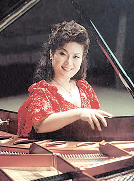 피아니스트 서혜경 씨는 6월 2일 강유일 씨의 소설 ‘피아노 소나타 1987’에 나오는 곡을 연주하는 ‘소설 연주회’를 연다. 동아일보 자료 사진