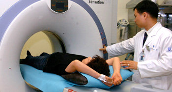 컴퓨터단층촬영(CT)에서는 다른 부위의 종양이나 전이가 발견되지 않았다. 사진 제공 연세대 세브란스병원