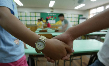 사춘기가 시작되면 “엄마, 아빠 최고. 사랑해요”를 연발하던 아이가 변심한다. 부모는 서운한 감정이 들고 괘씸하기까지 하다. 무슨 일이 일어난 것일까. 동아일보 자료사진
