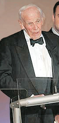 75년 동안 기자로 활동한 영국 언론사상 최장수 현역 기자 윌리엄 디디스 씨. 사진 제공 텔레그래프지 홈페이지