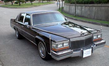 전두환 前대통령 전용차 13년만에 '햇빛'전두환 전 대통령이 재임시 타던 대통령 전용 리무진 캐딜락 프릴우드. 이 차량은 부경대 공대  자동차공장실험실에서 보관돼오다 최근 출고 당시의 모습으로 복원됐다.[연합]