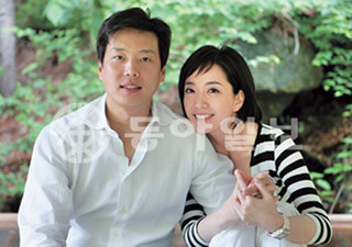 6월에 만나 2개월 만에 결혼하는 정대선(왼쪽), 노현정 씨 커플.